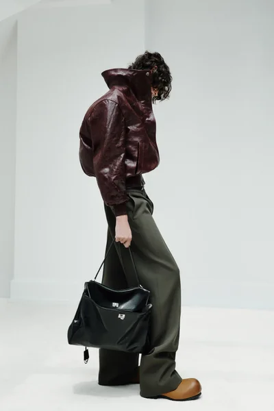 Look 25
